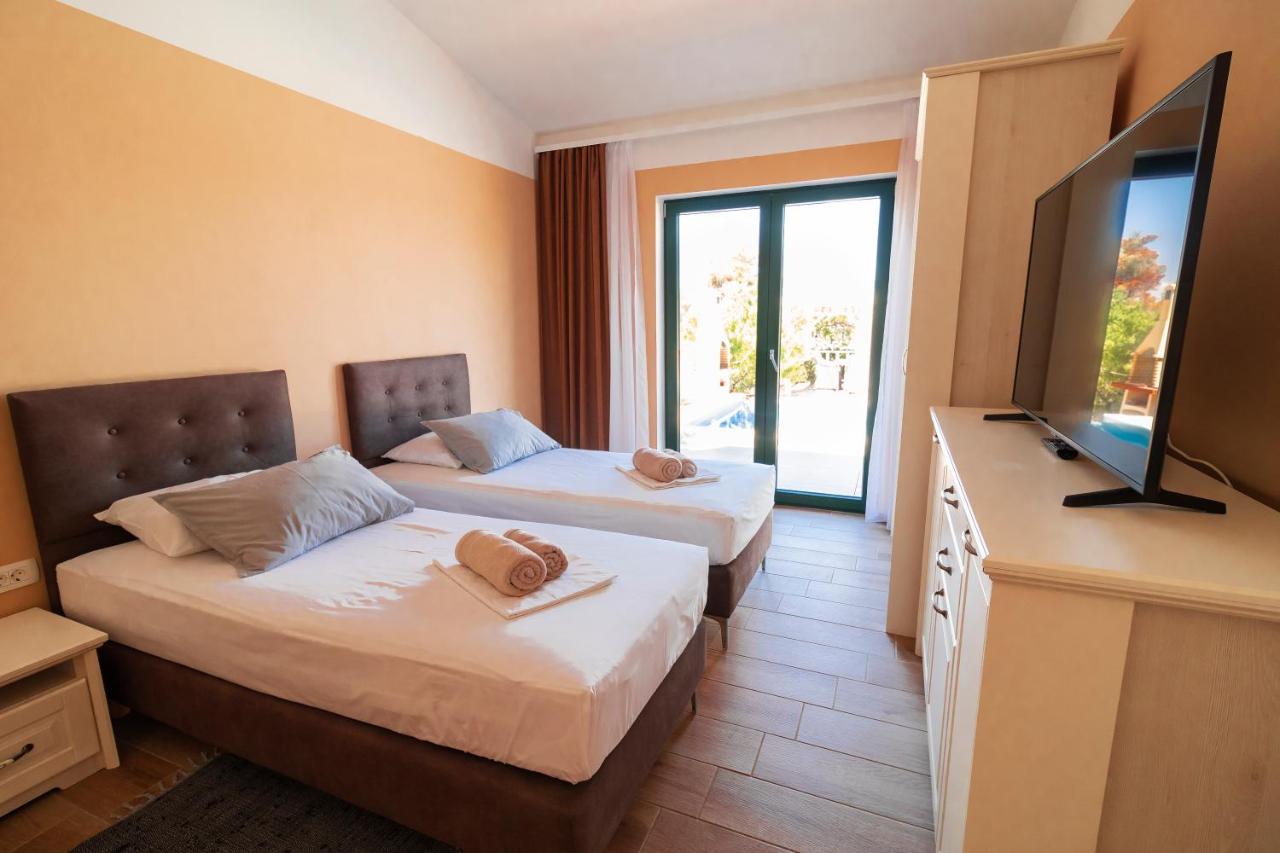 Sea Cats' Villas Sutivan Buitenkant foto