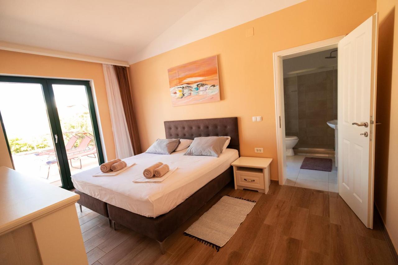Sea Cats' Villas Sutivan Buitenkant foto