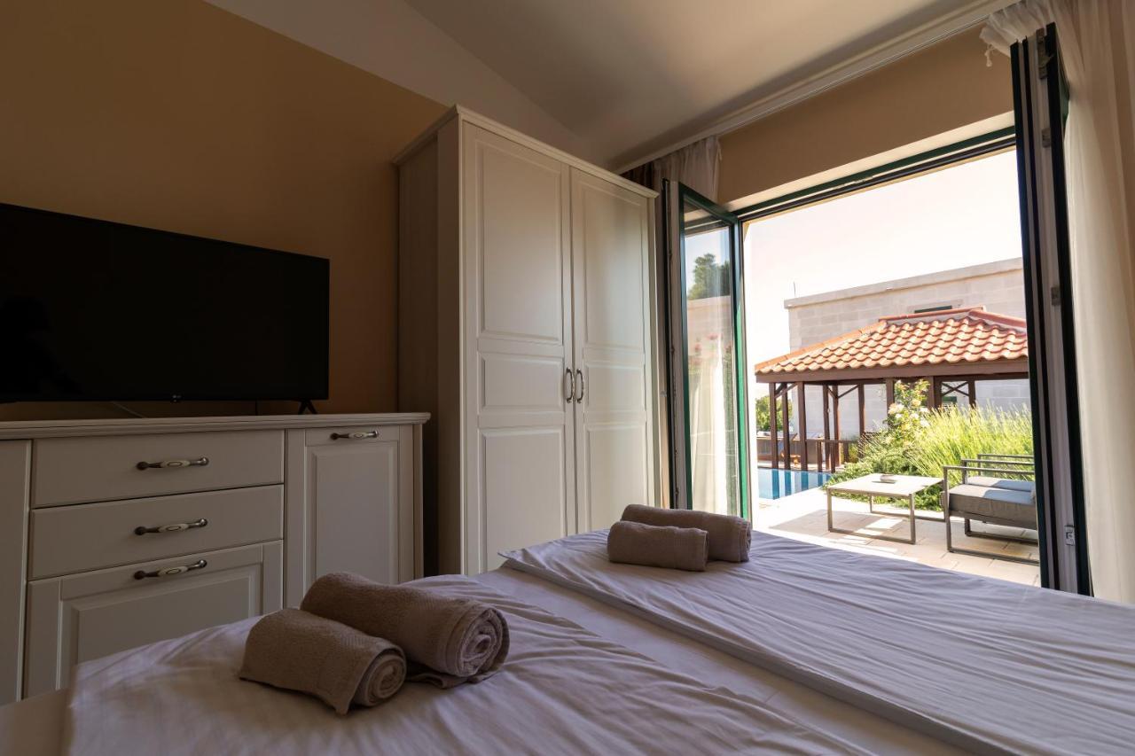 Sea Cats' Villas Sutivan Buitenkant foto