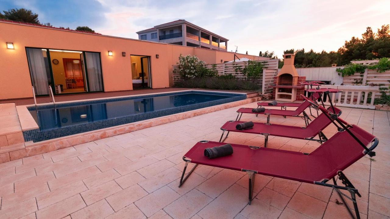 Sea Cats' Villas Sutivan Buitenkant foto