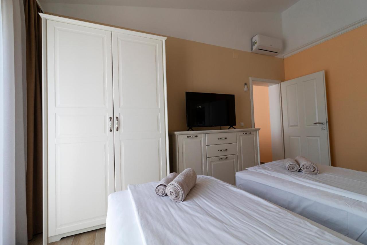 Sea Cats' Villas Sutivan Buitenkant foto